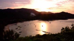 หาดทรายนํ้าใสทะเลสวย หาดท้องนายปาน เกาะพะงัน สุราษฏร์ธานี